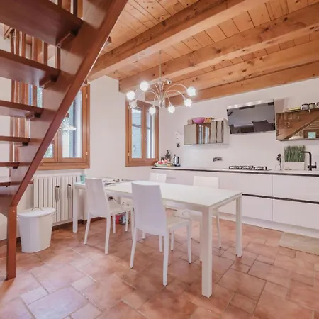 House Venice Easy Access בית נופש *